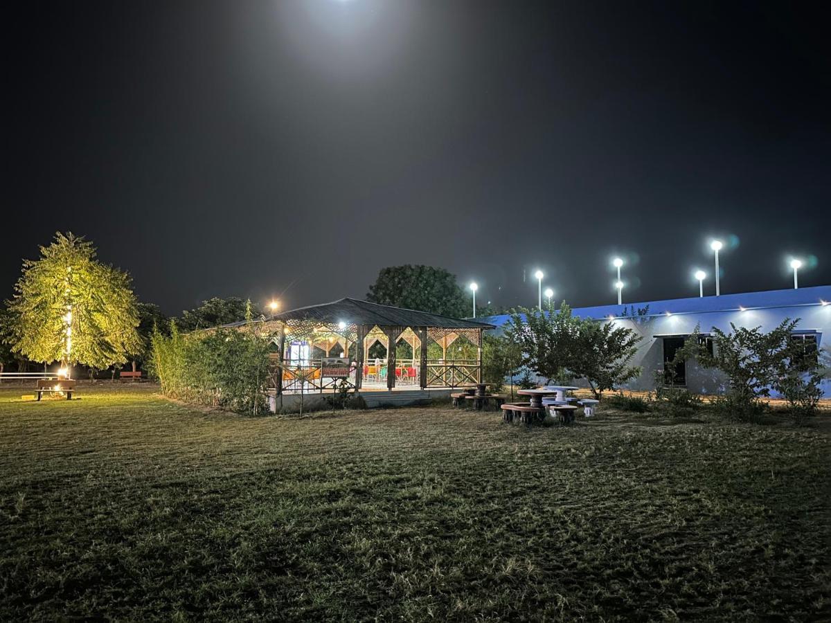 Modhera Sunrise Resort - Tents Bhungas Jungle Restaurants & Candlelight Dining Kalri Екстер'єр фото